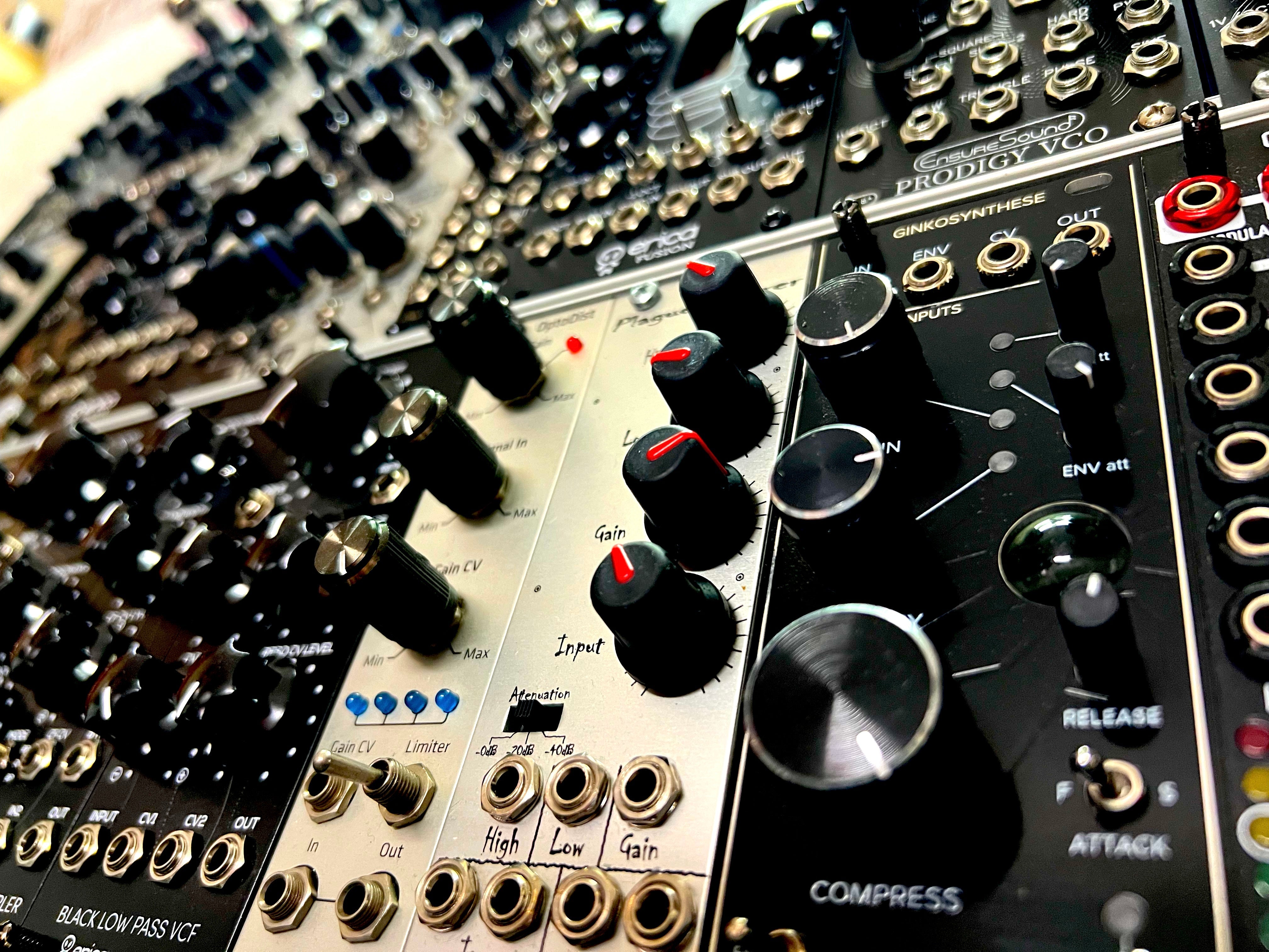 Used / B-Units – Noir Synthétique