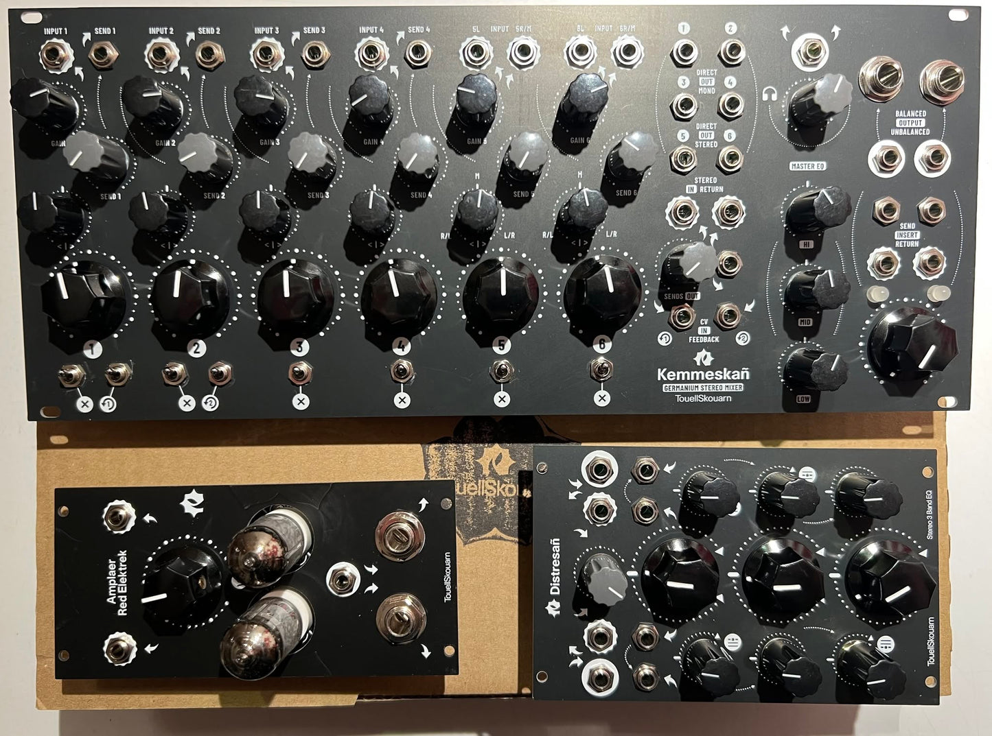 Touellskouarn - Console combo (Kemmeskan mixer, Distresan eq, Amplaer Red Elektrek tube amp)