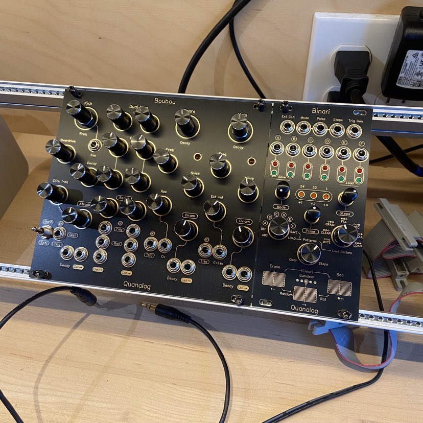 Quanalog - Binari (Advanced Eurorack Sequencer)